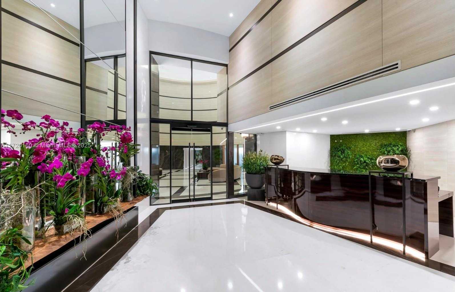 Small Image of 300 SOUTH POINTE DR #1501, Miami Beach Number 46