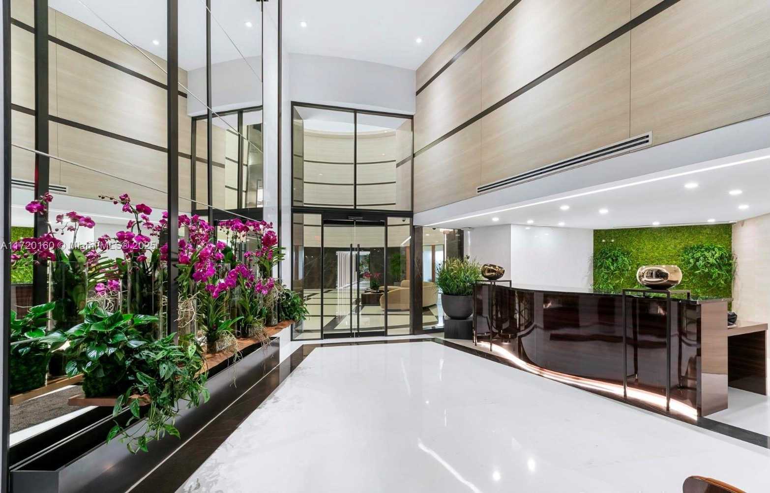 Small Image of 300 SOUTH POINTE DR #1501, Miami Beach Number 47