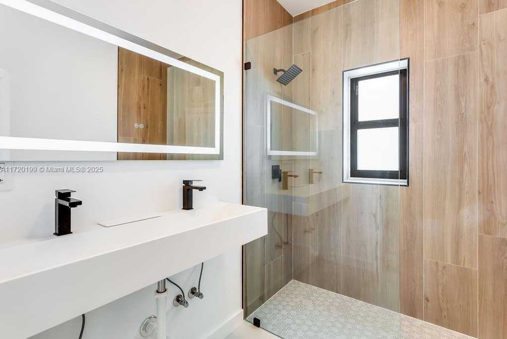 Small Image of 235 NORTH WEST 50TH ST, Miami Number 11