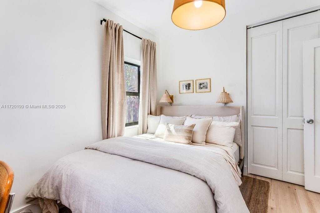 Small Image of 235 NORTH WEST 50TH ST, Miami Number 12