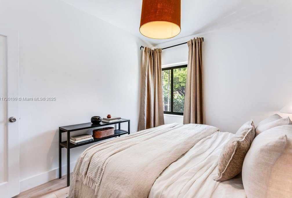 Small Image of 235 NORTH WEST 50TH ST, Miami Number 14