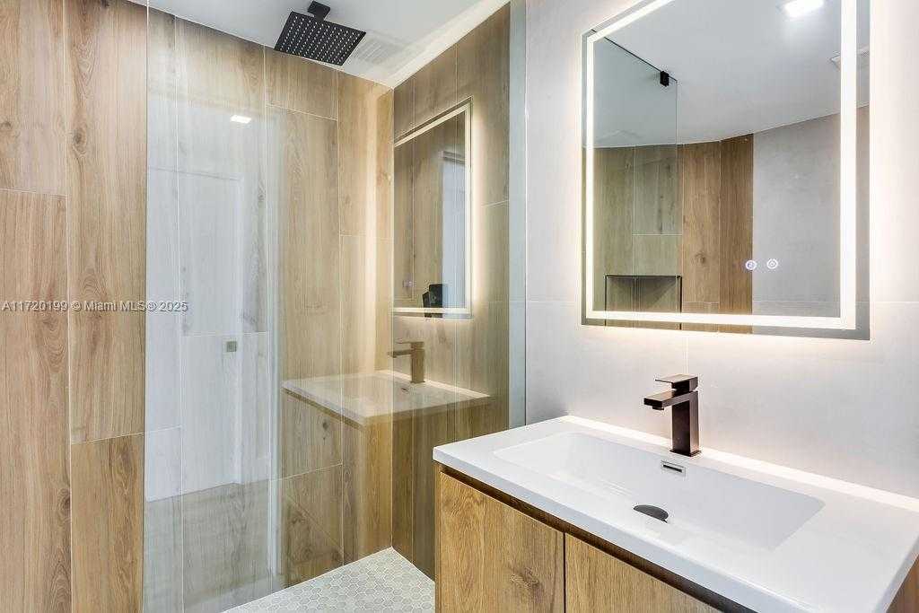 Small Image of 235 NORTH WEST 50TH ST, Miami Number 25
