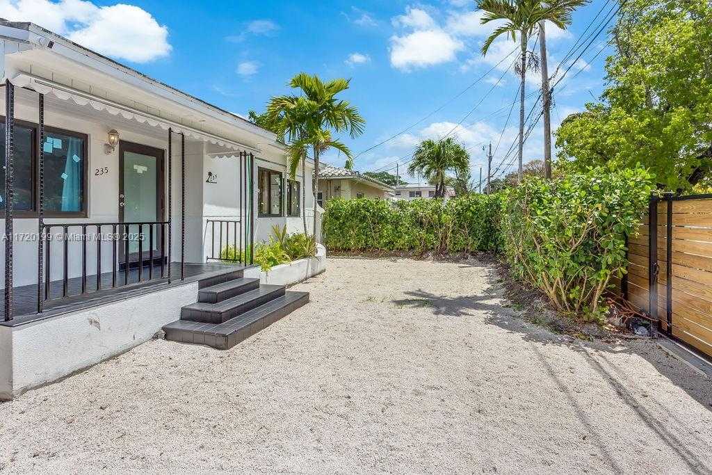 Small Image of 235 NORTH WEST 50TH ST, Miami Number 35