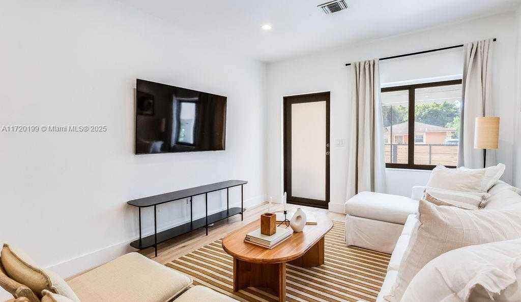 Small Image of 235 NORTH WEST 50TH ST, Miami Number 9