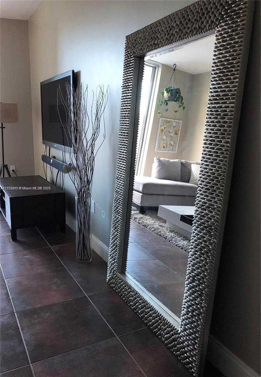 Small Image of 185 SOUTH WEST 7TH ST #3110, Miami Number 7