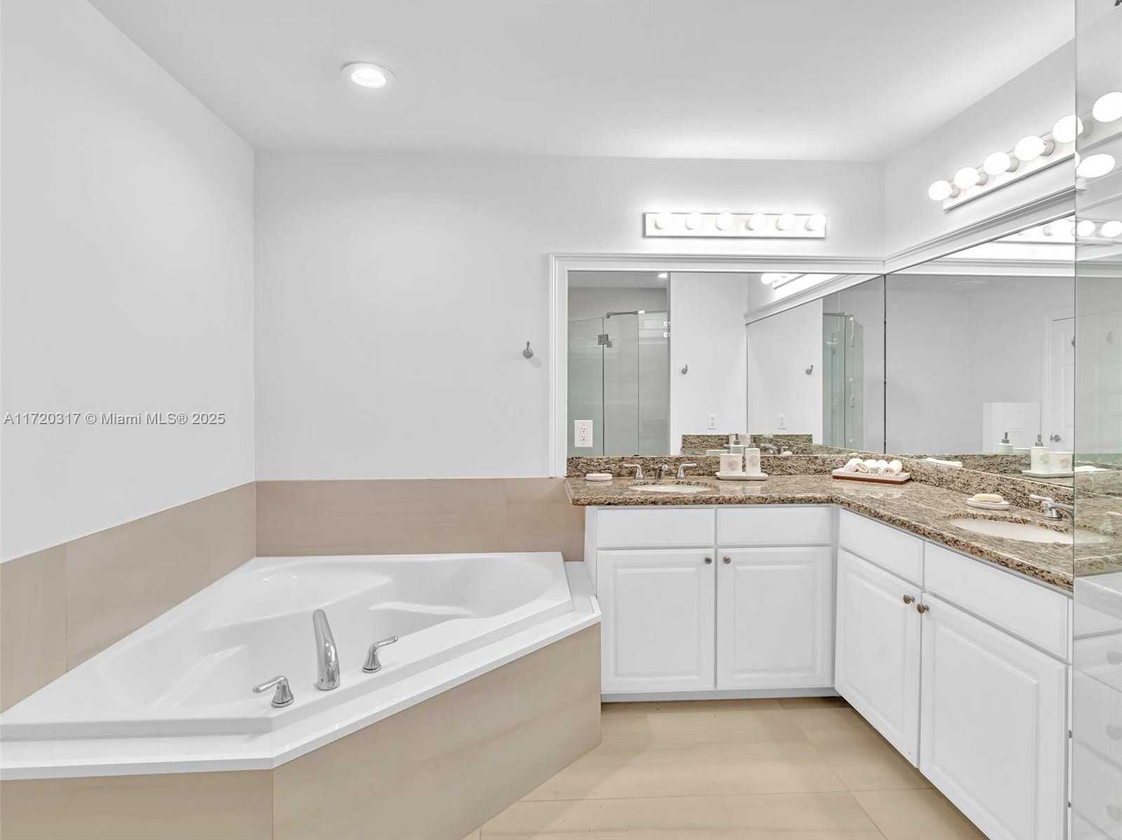 Small Image of 3001 NORTH EAST 185TH ST #613, Aventura Number 13