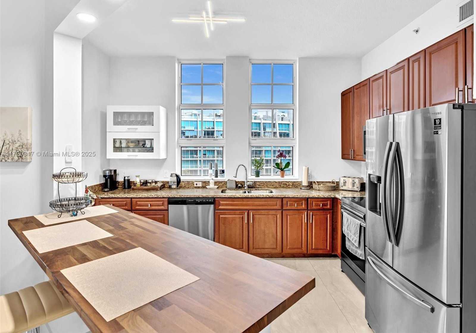Small Image of 3001 NORTH EAST 185TH ST #613, Aventura Number 6