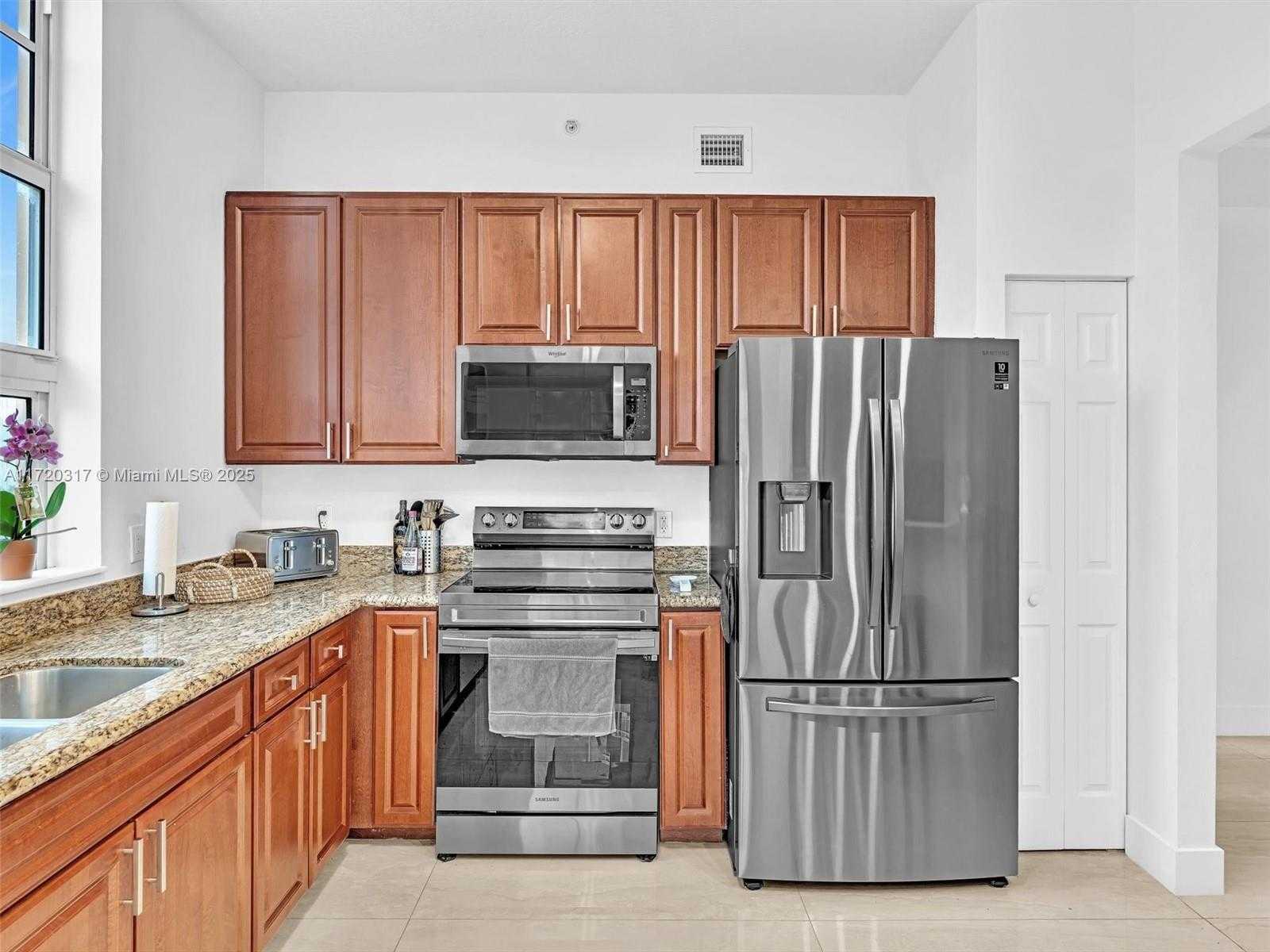 Small Image of 3001 NORTH EAST 185TH ST #613, Aventura Number 7