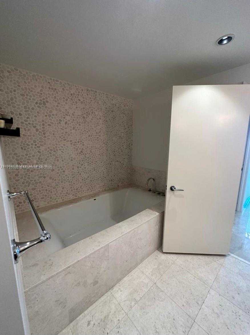 Small Image of 17121 COLLINS AVE #3703, Sunny Isles Beach Number 11
