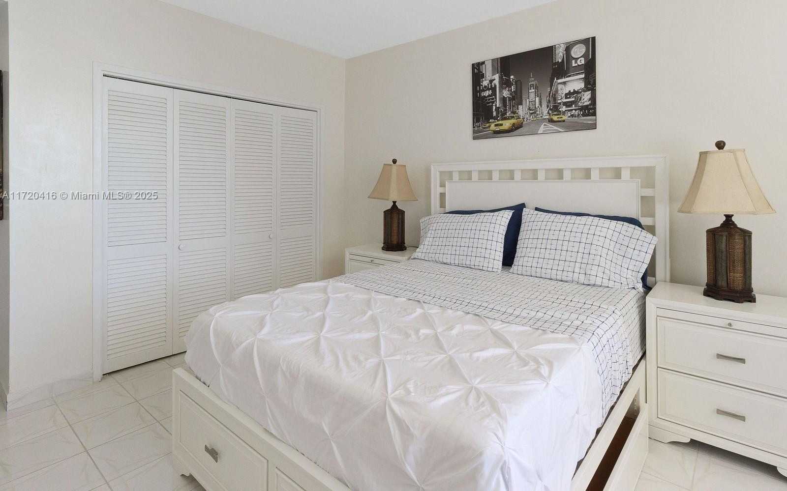 Small Image of 3505 SOUTH OCEAN DR #1514, Hollywood Number 14