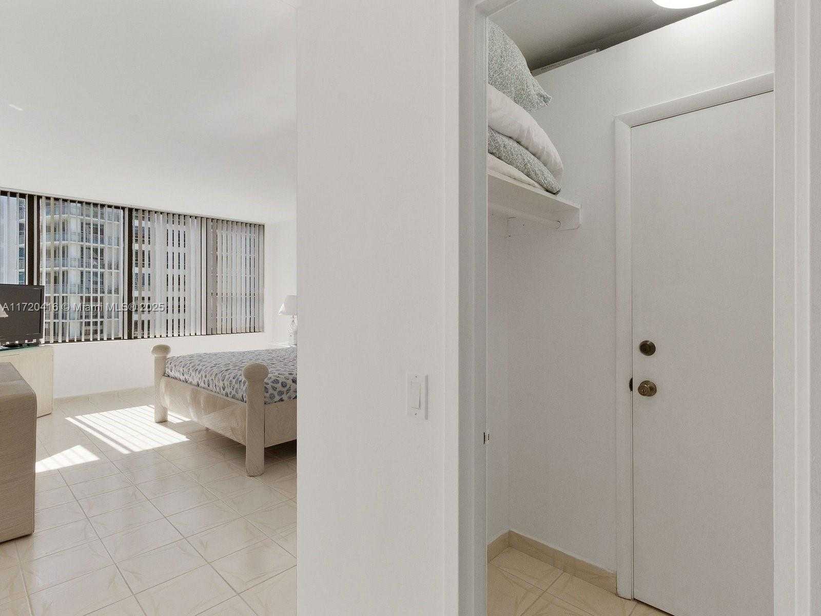 Small Image of 3505 SOUTH OCEAN DR #1514, Hollywood Number 17