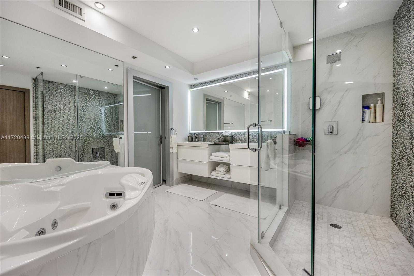 Small Image of 18671 COLLINS AVE #201, Sunny Isles Beach Number 3
