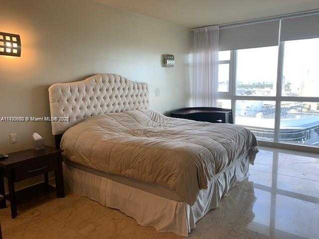 Small Image of 100 LINCOLN RD #PH4, Miami Beach Number 11