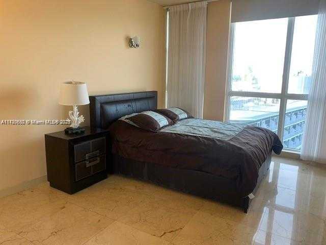 Small Image of 100 LINCOLN RD #PH4, Miami Beach Number 12