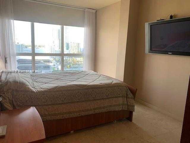 Small Image of 100 LINCOLN RD #PH4, Miami Beach Number 16