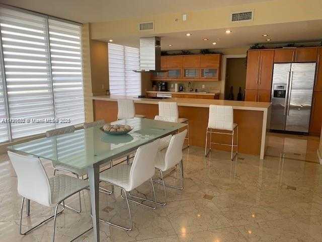 Small Image of 100 LINCOLN RD #PH4, Miami Beach Number 3