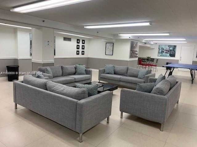 Small Image of 100 LINCOLN RD #PH4, Miami Beach Number 39