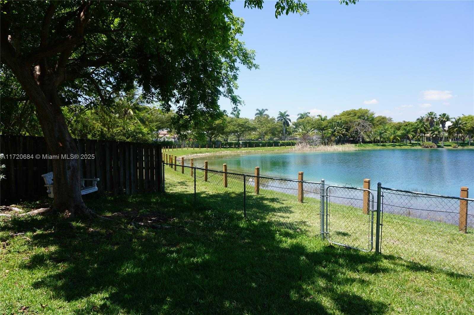 Small Image of 9236 SOUTH WEST 215TH TER, Cutler Bay Number 3
