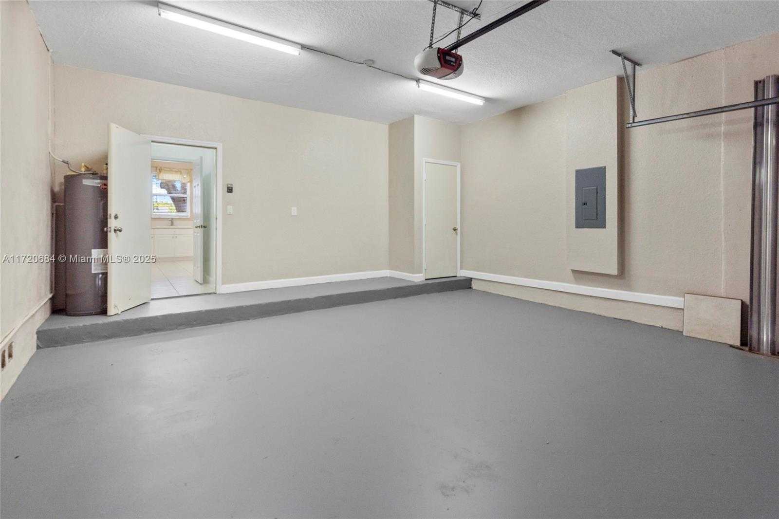 Small Image of 9236 SOUTH WEST 215TH TER, Cutler Bay Number 33