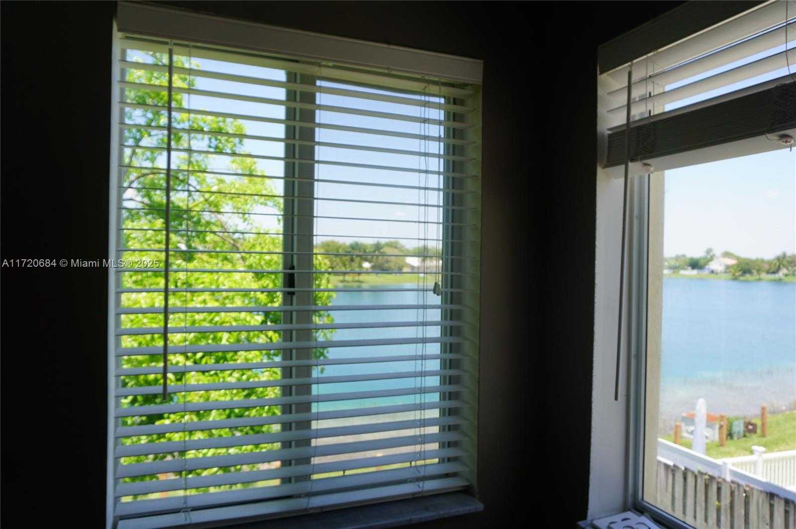 Small Image of 9236 SOUTH WEST 215TH TER, Cutler Bay Number 4