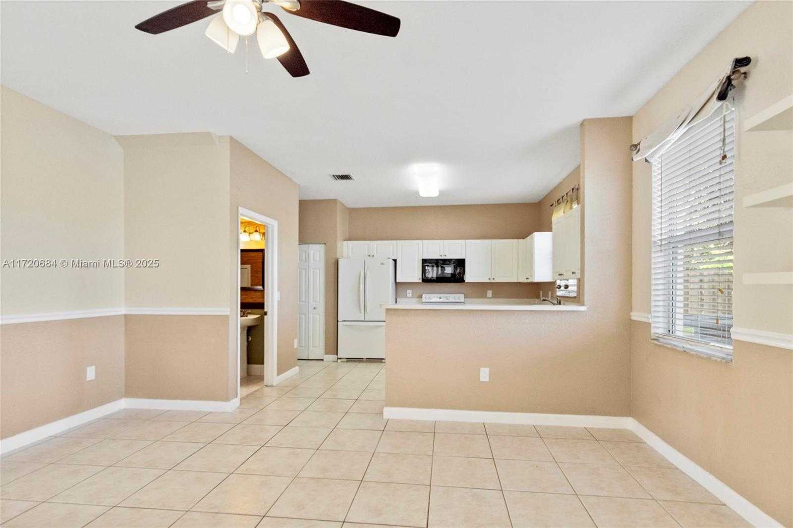 Small Image of 9236 SOUTH WEST 215TH TER, Cutler Bay Number 6