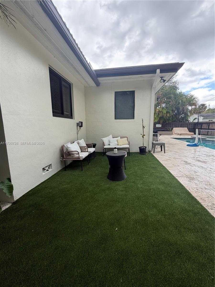 Imagen de Pequeño Objeto