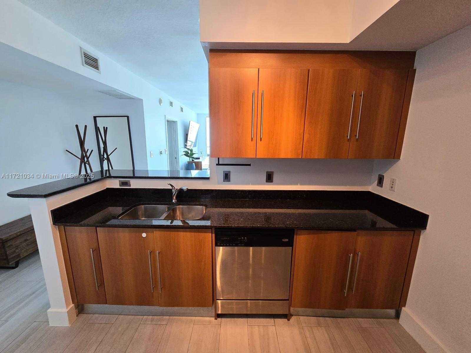 Small Image of 325 SOUTH BISCAYNE BLVD #3719, Miami Number 10