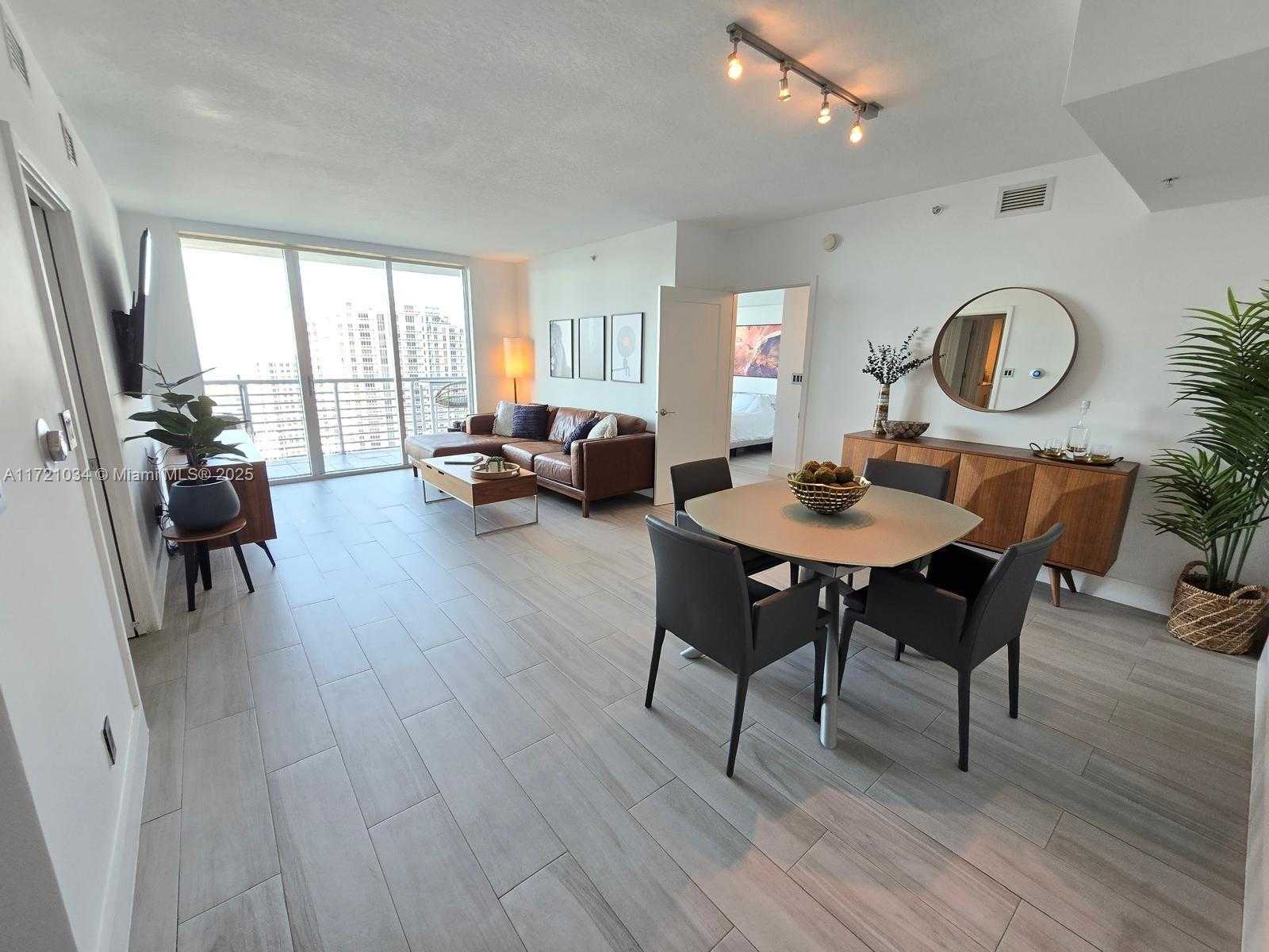 Small Image of 325 SOUTH BISCAYNE BLVD #3719, Miami Number 12