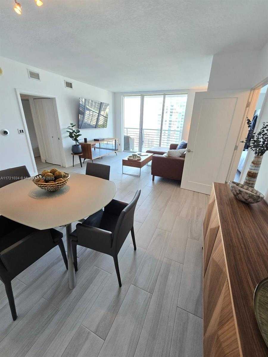 Small Image of 325 SOUTH BISCAYNE BLVD #3719, Miami Number 14