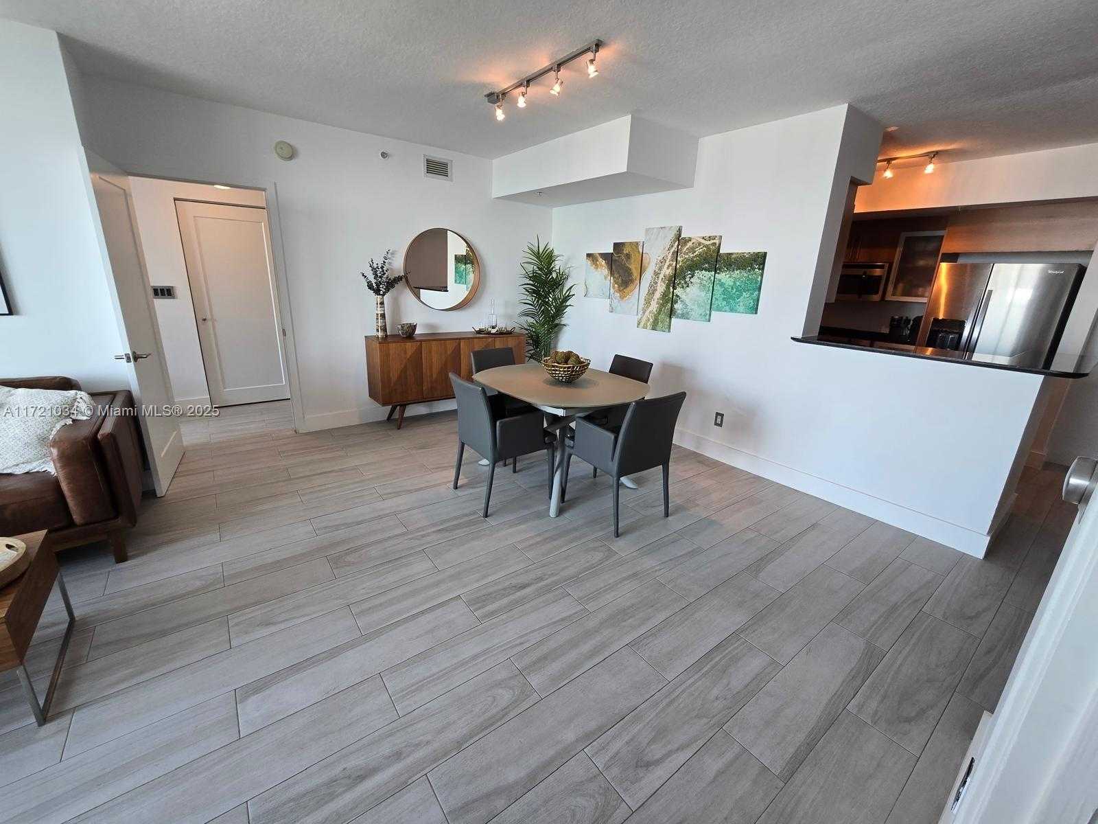 Small Image of 325 SOUTH BISCAYNE BLVD #3719, Miami Number 15