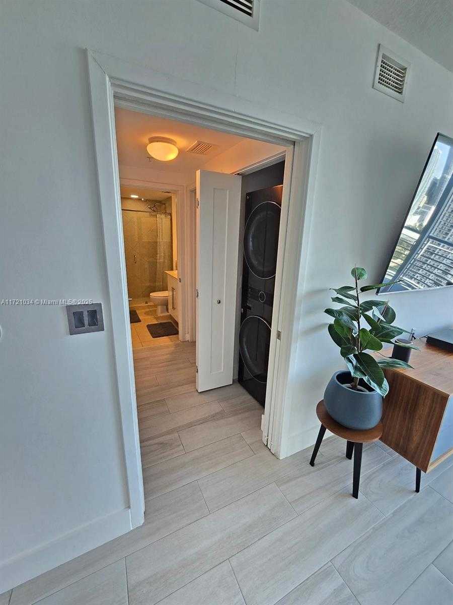 Small Image of 325 SOUTH BISCAYNE BLVD #3719, Miami Number 18