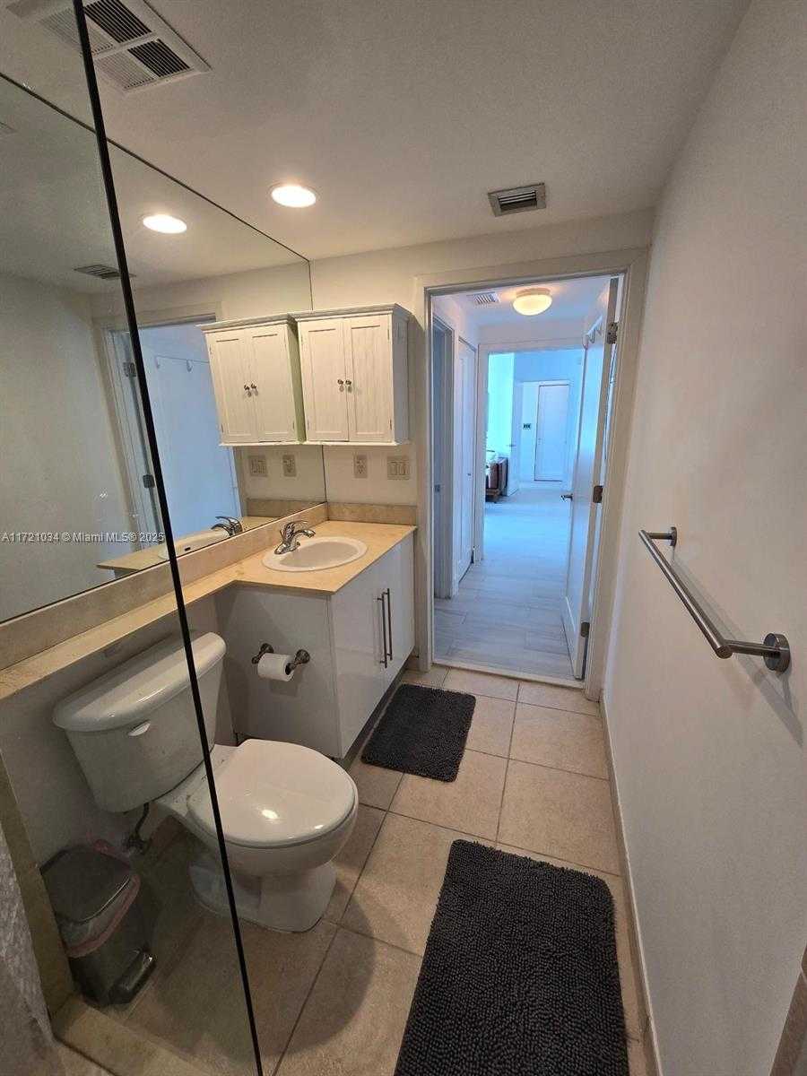 Small Image of 325 SOUTH BISCAYNE BLVD #3719, Miami Number 24