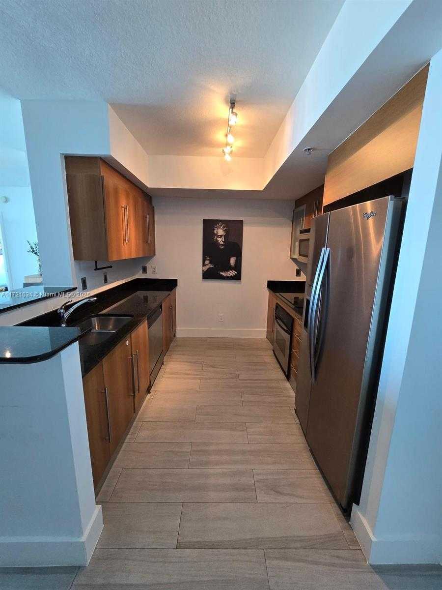 Small Image of 325 SOUTH BISCAYNE BLVD #3719, Miami Number 4