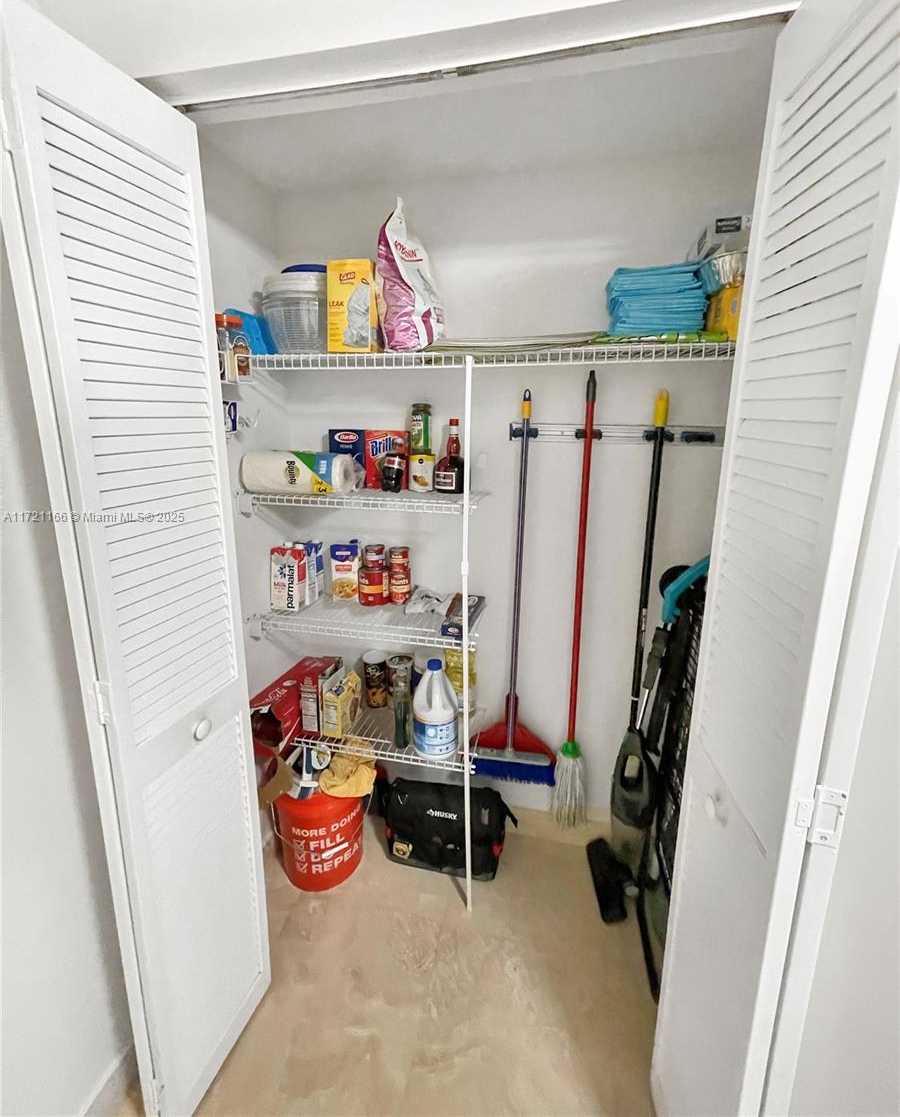 Small Image of 41 SOUTH EAST 5TH ST #916, Miami Number 17