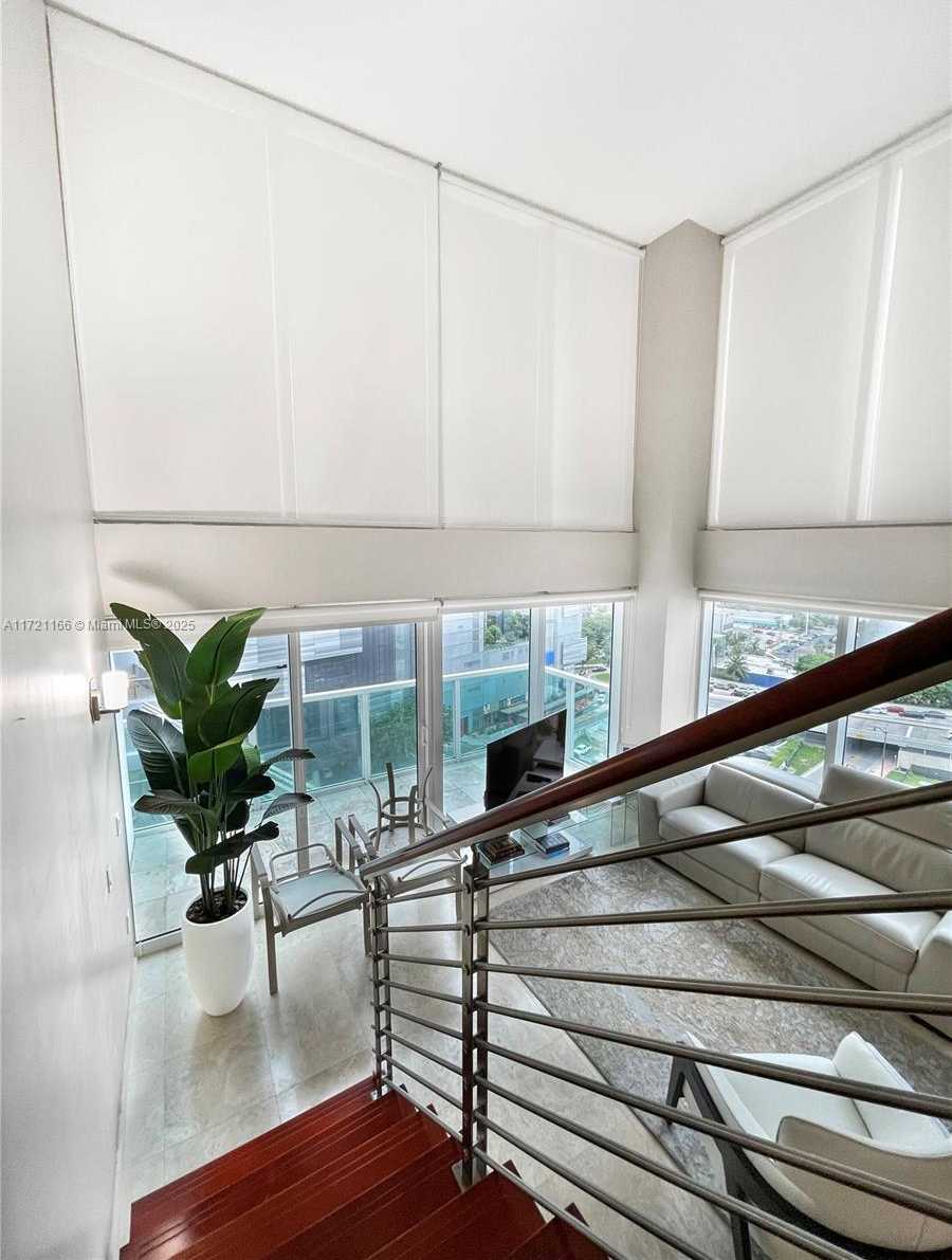 Small Image of 41 SOUTH EAST 5TH ST #916, Miami Number 2