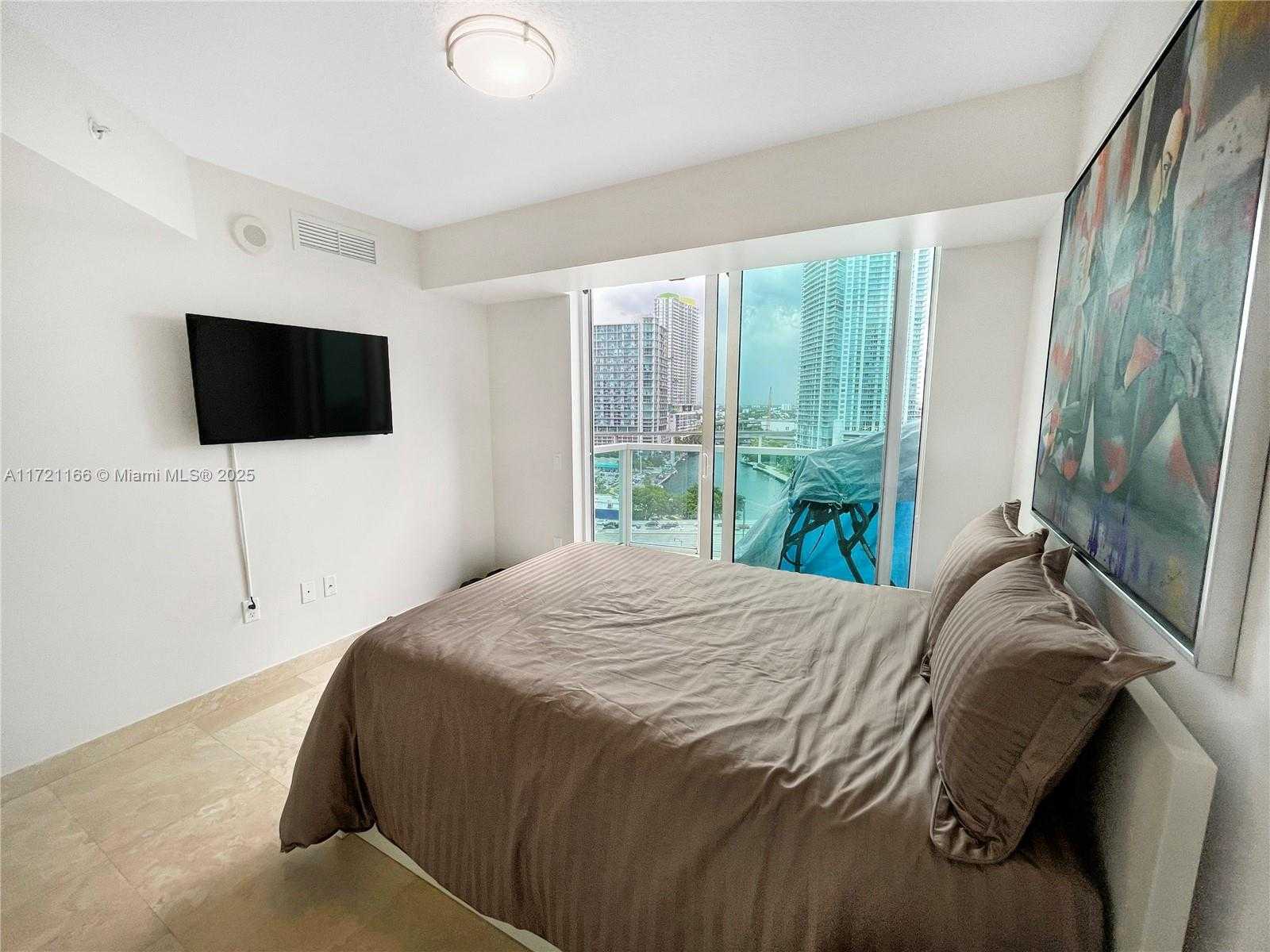 Small Image of 41 SOUTH EAST 5TH ST #916, Miami Number 8