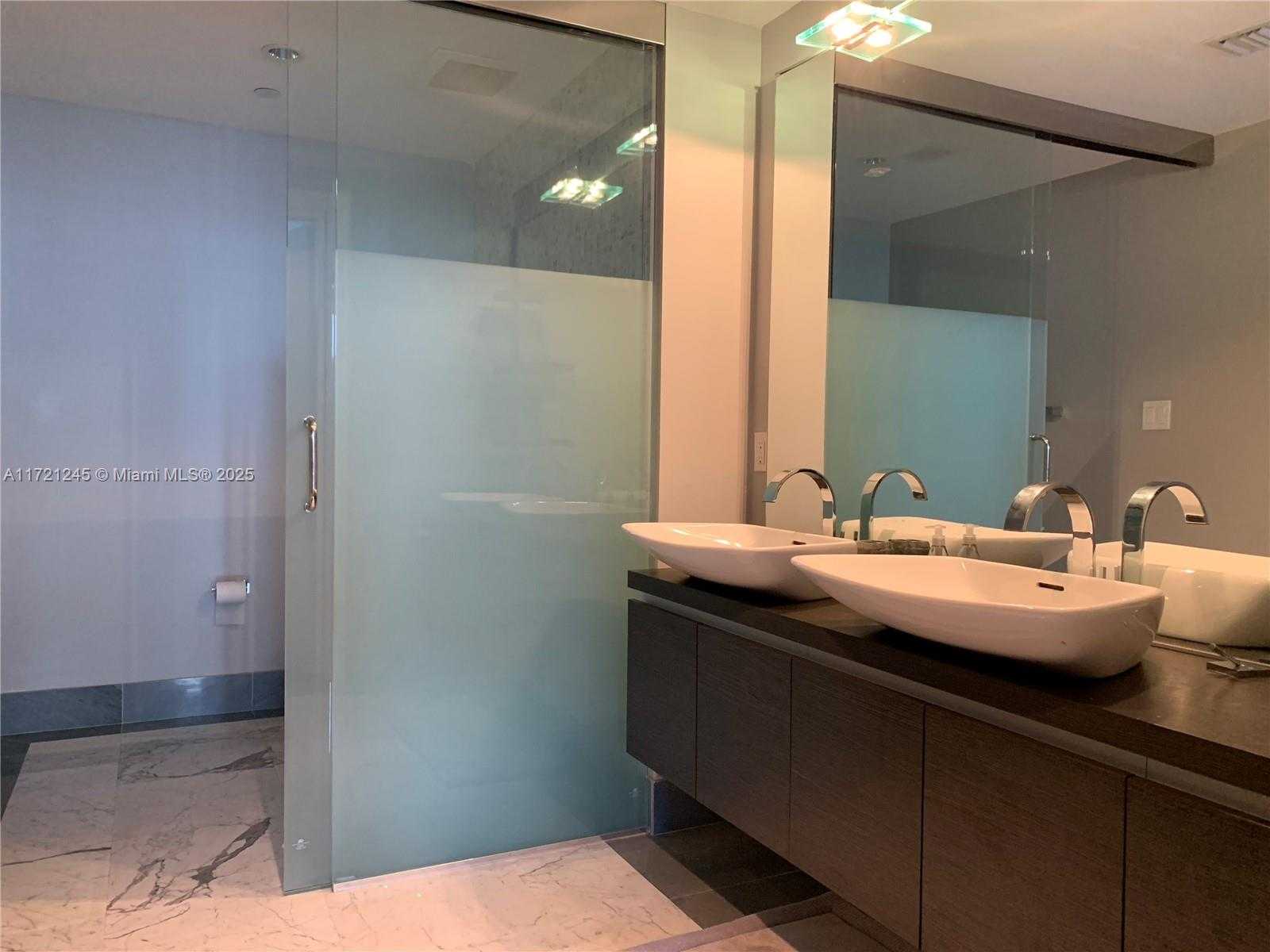 Small Image of 200 BISCAYNE BOULEVARD WAY #4212, Miami Number 14