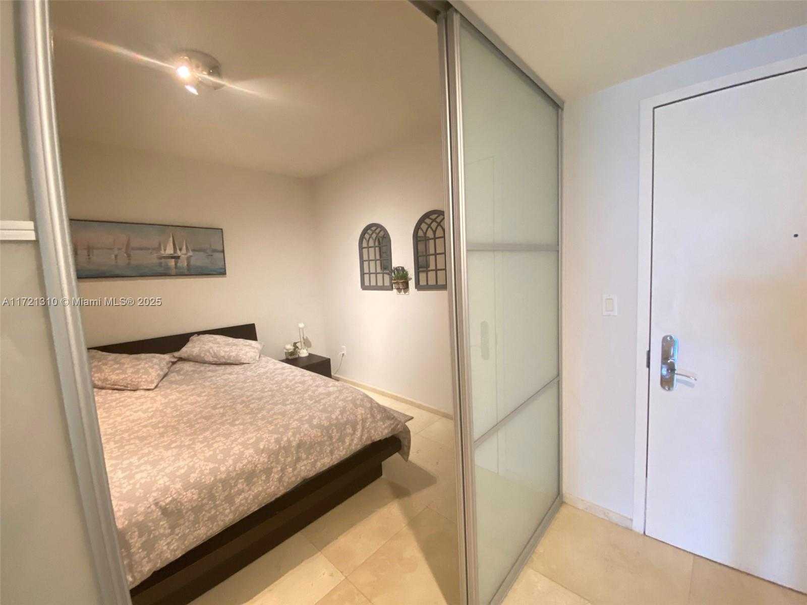 Small Image of 1830 SOUTH OCEAN DR #1905, Hallandale Beach Number 4