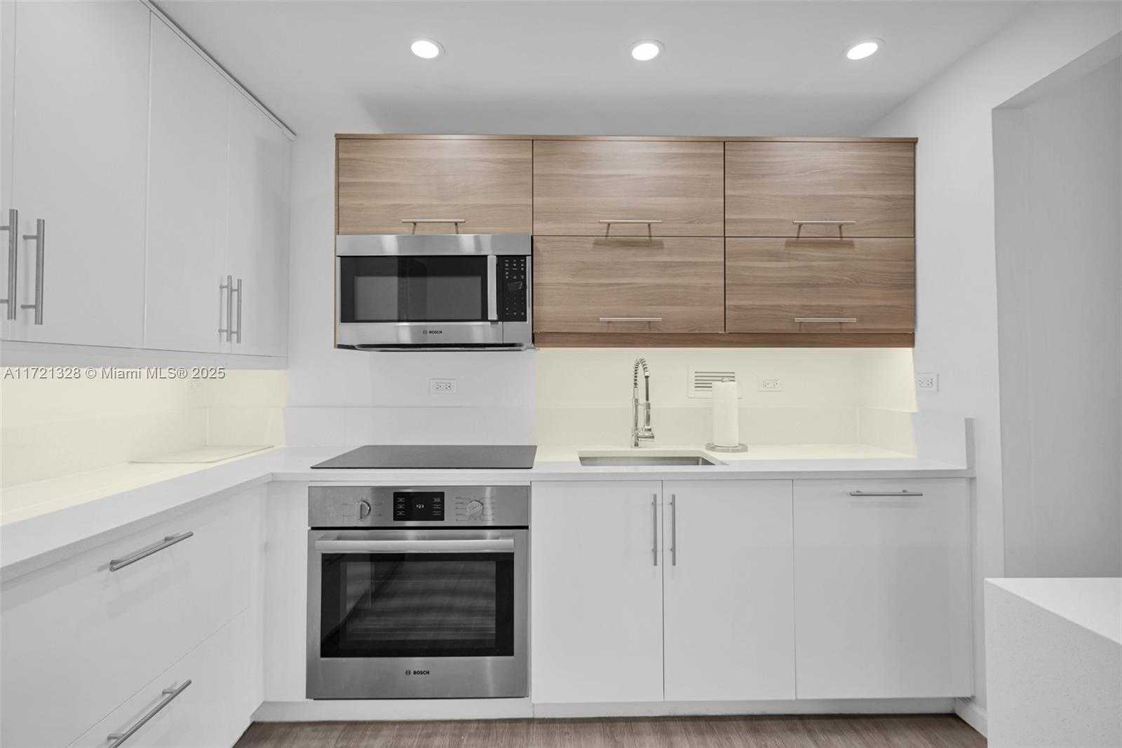 Small Image of 2301 COLLINS AVE #411, Miami Beach Number 19