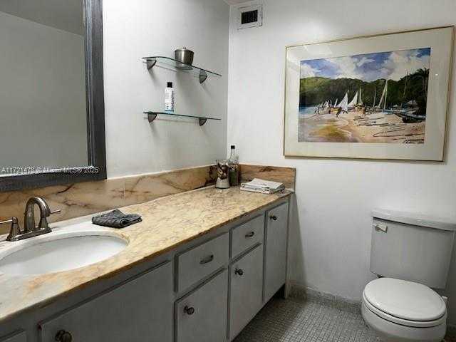 Small Image of 5401 COLLINS AVE #430, Miami Beach Number 20