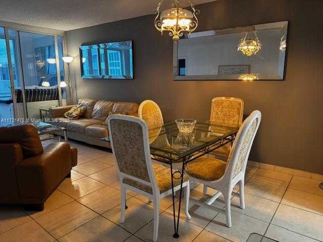 Small Image of 5401 COLLINS AVE #430, Miami Beach Number 21