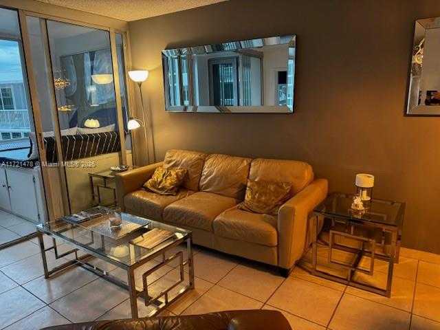 Small Image of 5401 COLLINS AVE #430, Miami Beach Number 23
