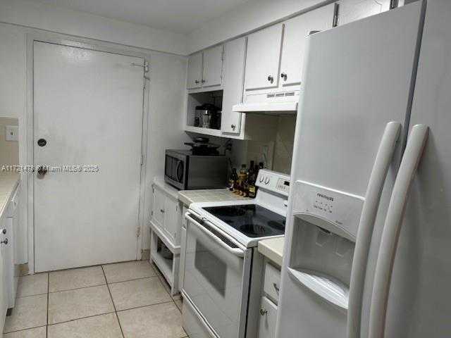 Small Image of 5401 COLLINS AVE #430, Miami Beach Number 28