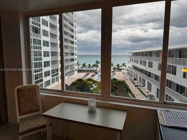 Small Image of 5401 COLLINS AVE #430, Miami Beach Number 31