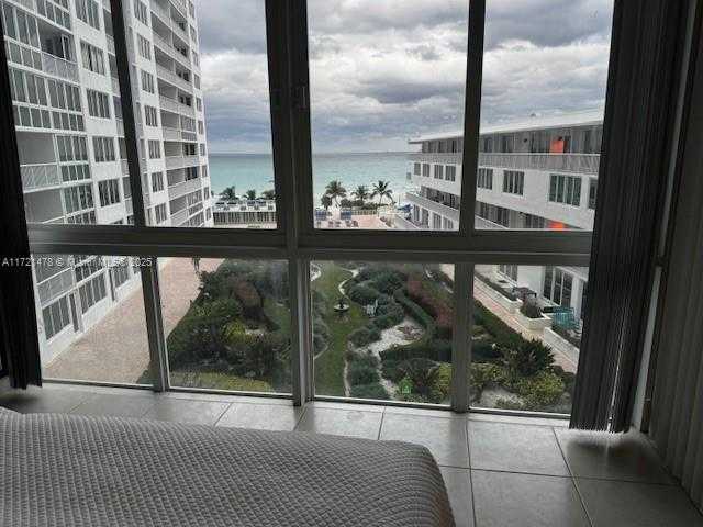 Small Image of 5401 COLLINS AVE #430, Miami Beach Number 33
