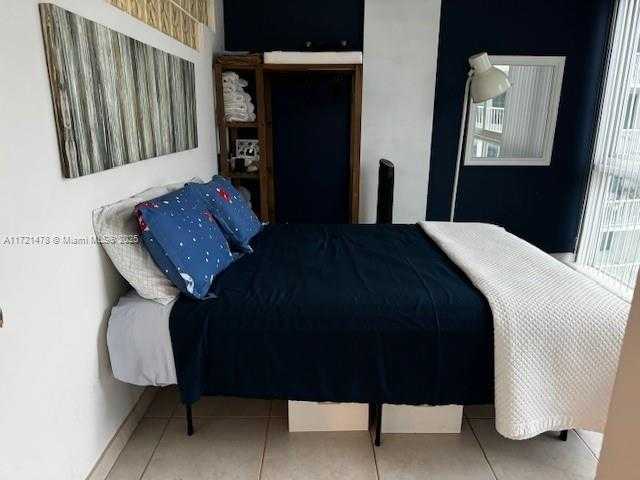 Small Image of 5401 COLLINS AVE #430, Miami Beach Number 35