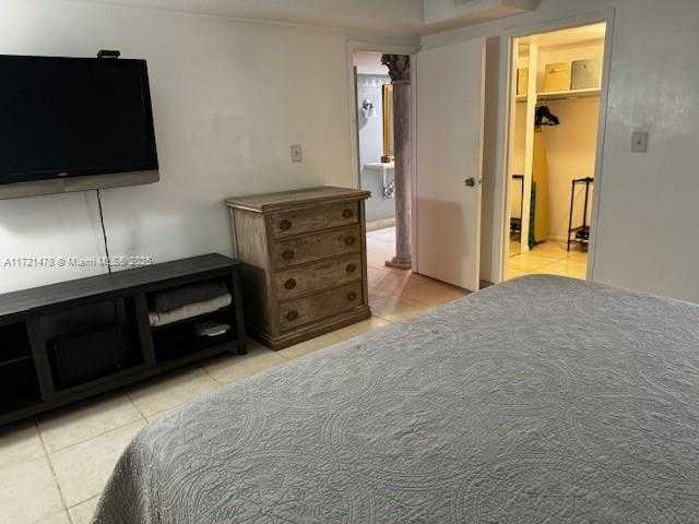 Small Image of 5401 COLLINS AVE #430, Miami Beach Number 40
