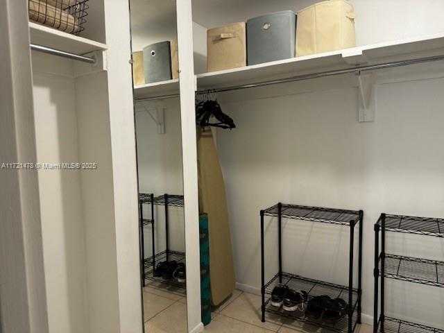 Small Image of 5401 COLLINS AVE #430, Miami Beach Number 47