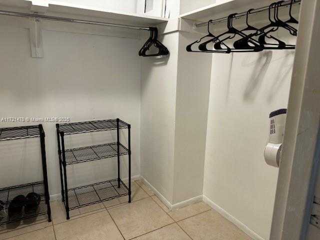Small Image of 5401 COLLINS AVE #430, Miami Beach Number 48