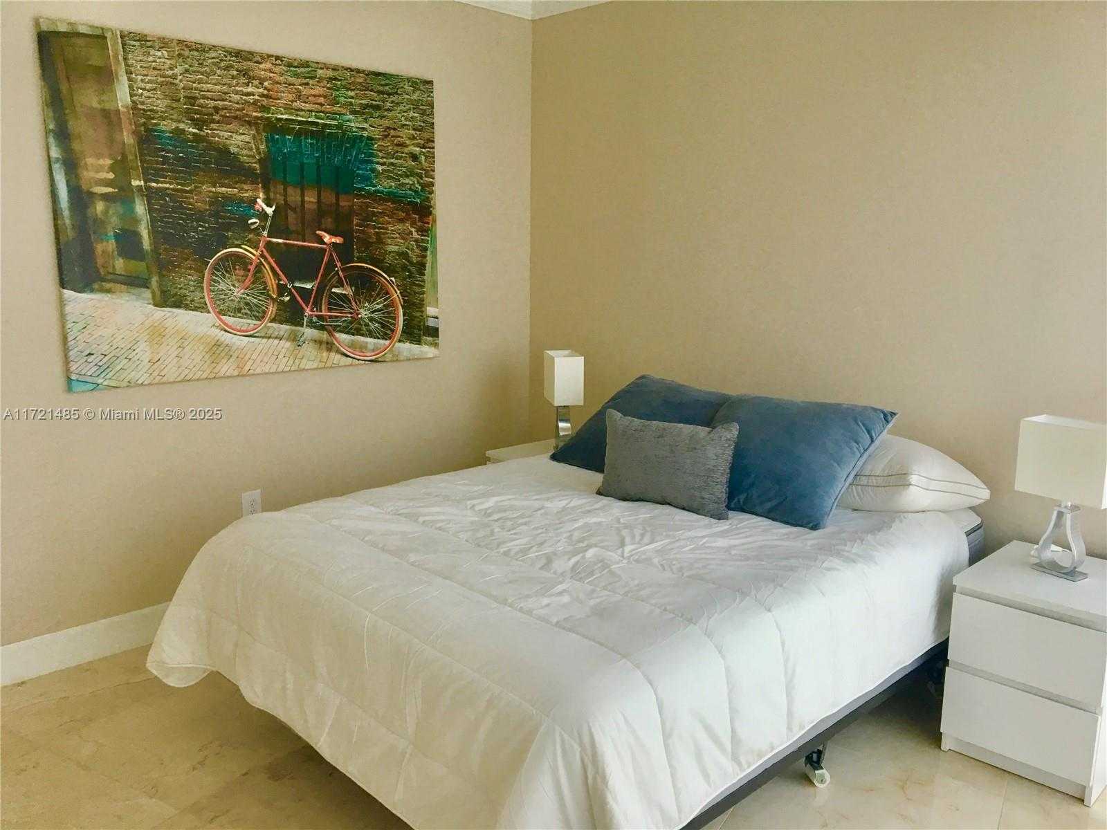 Small Image of 3370 HIDDEN BAY DR #2010, Aventura Number 14